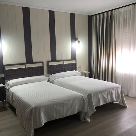 Hotel Marques De Santillana 토렐라베가 외부 사진