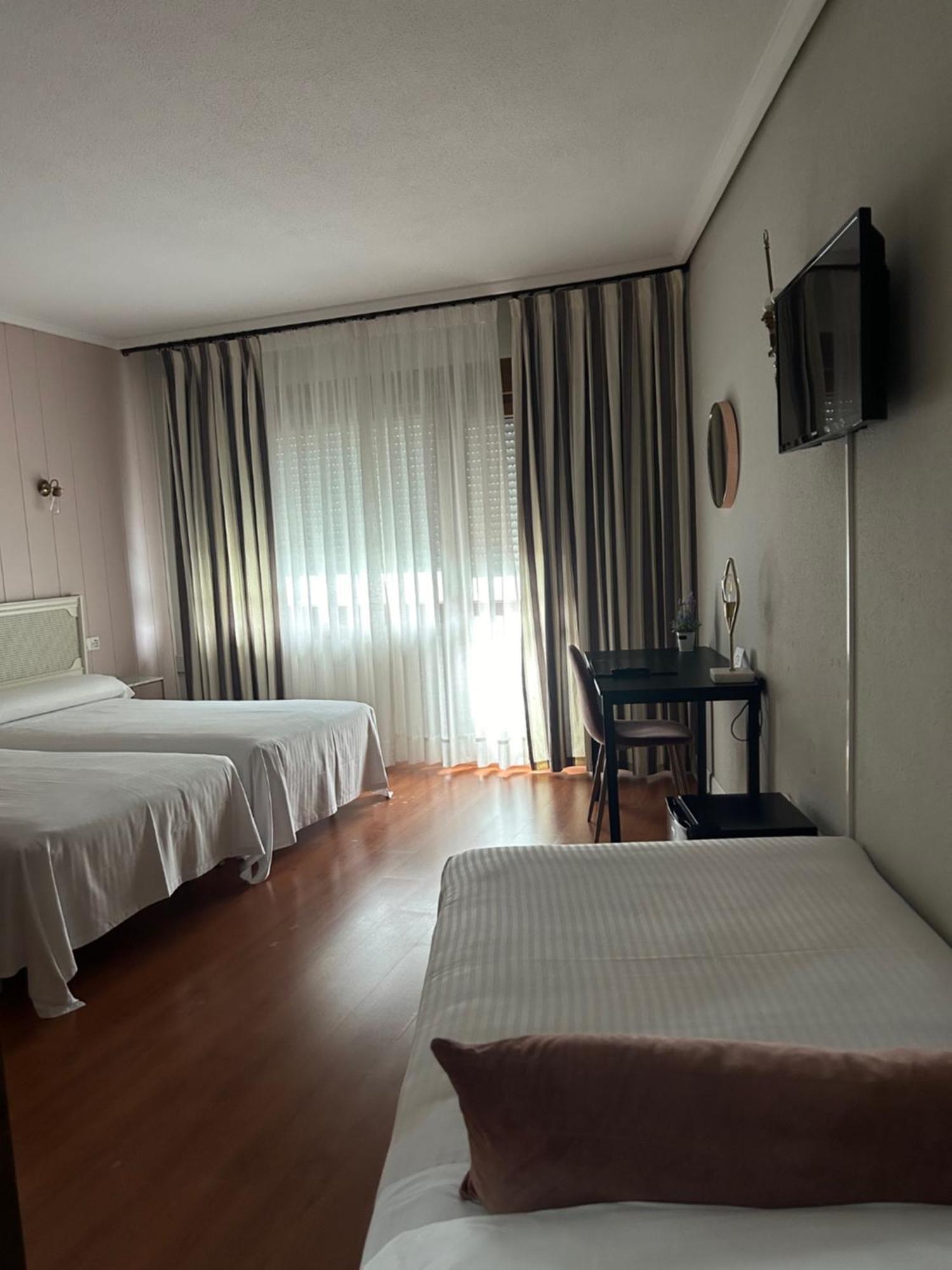 Hotel Marques De Santillana 토렐라베가 외부 사진